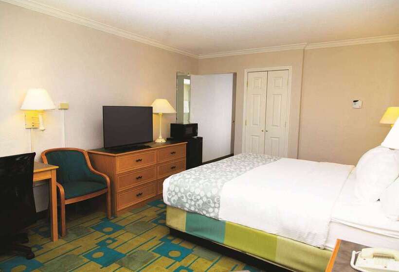 فندق Days Inn By Wyndham Del Rio