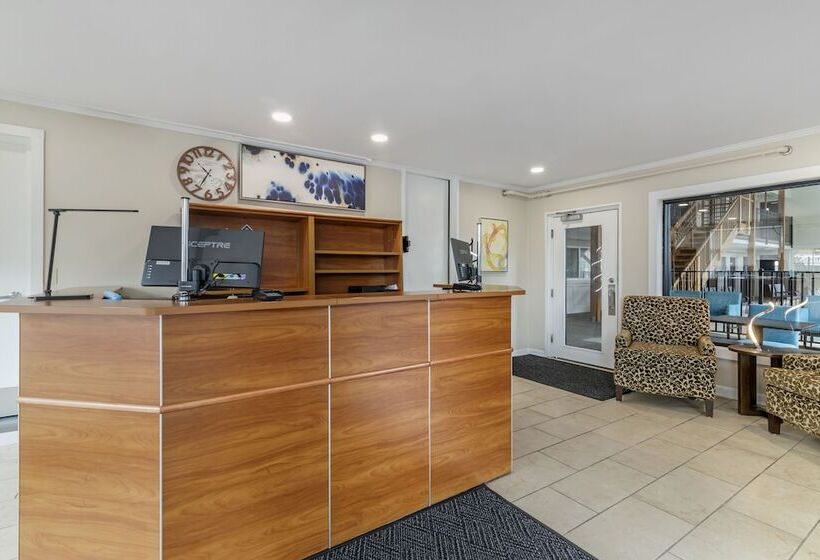 فندق Downtown Dover Inn