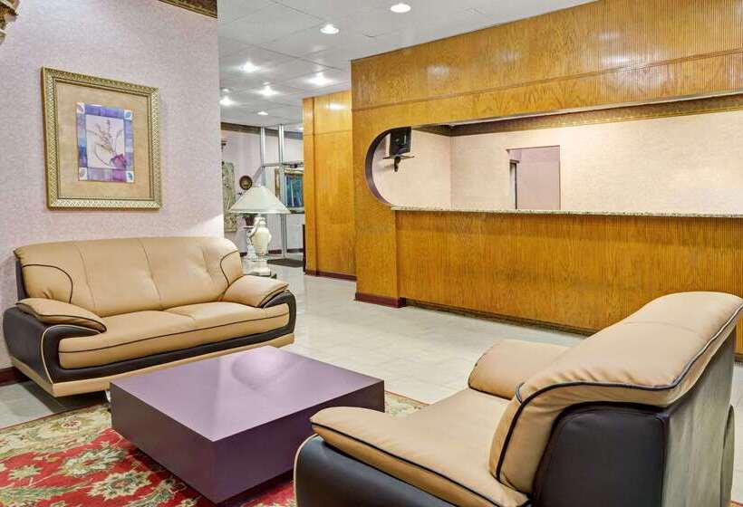 בית מלון כפרי Days Inn By Wyndham Durham/near Duke University