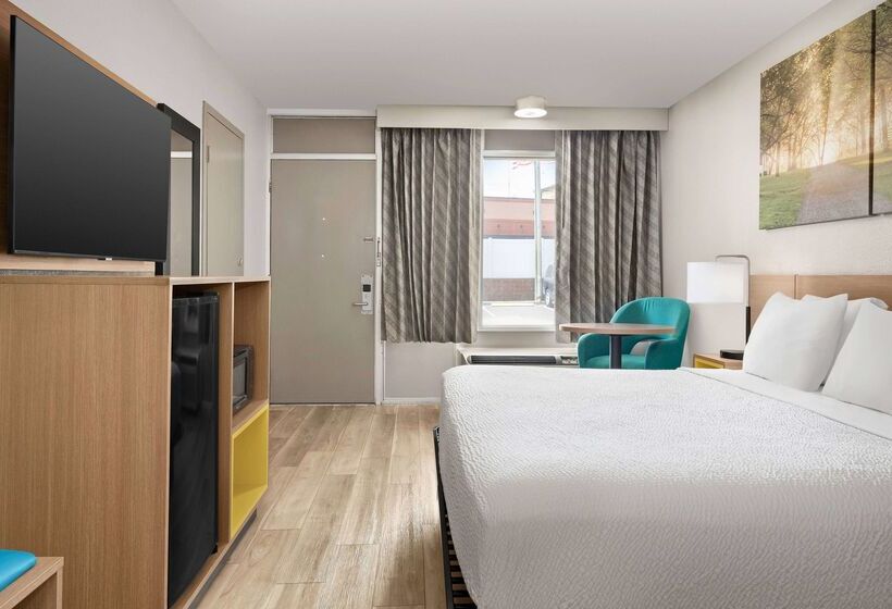 בית מלון כפרי Days Inn By Wyndham Lake City I 75