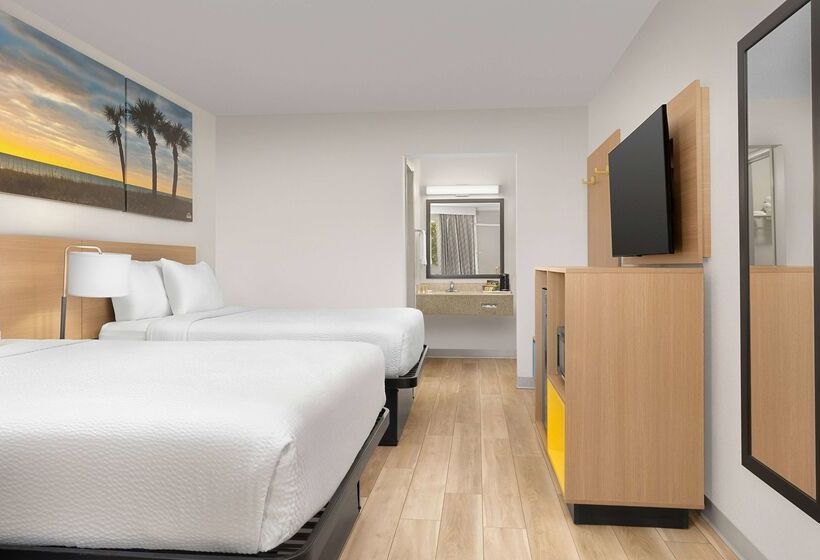 בית מלון כפרי Days Inn By Wyndham Lake City I 75