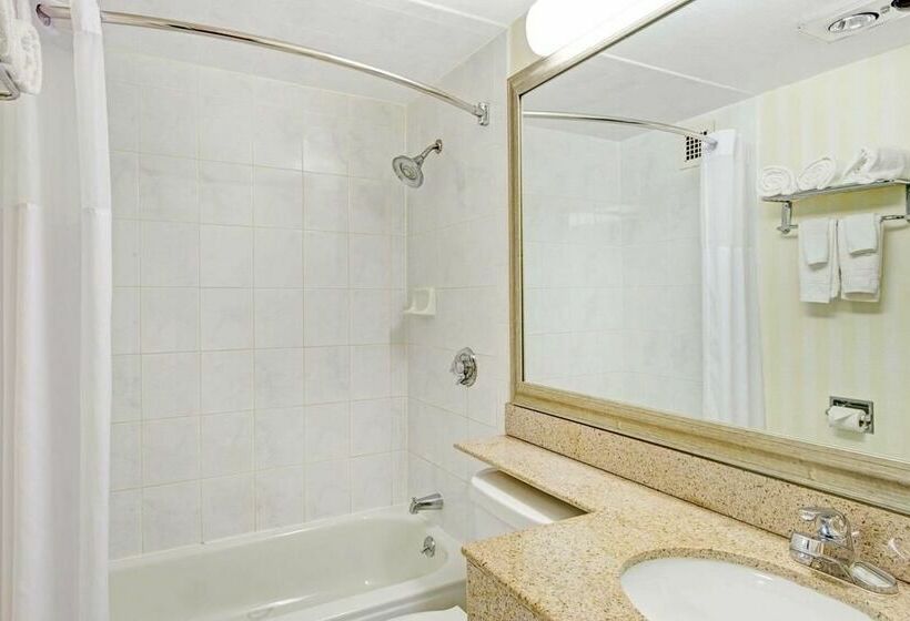 فندق Days  & Conference Center By Wyndham Methuen Ma