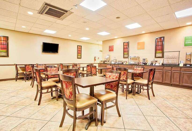 فندق Days Inn & Suites By Wyndham Johnson City