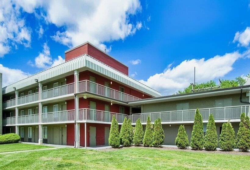 فندق Days Inn & Suites By Wyndham Johnson City