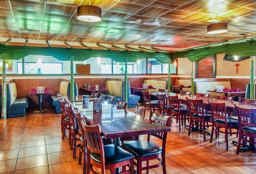 فندق Days Inn & Suites By Wyndham Johnson City