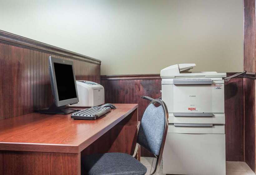 בית מלון כפרי Days Inn & Suites By Wyndham Lexington