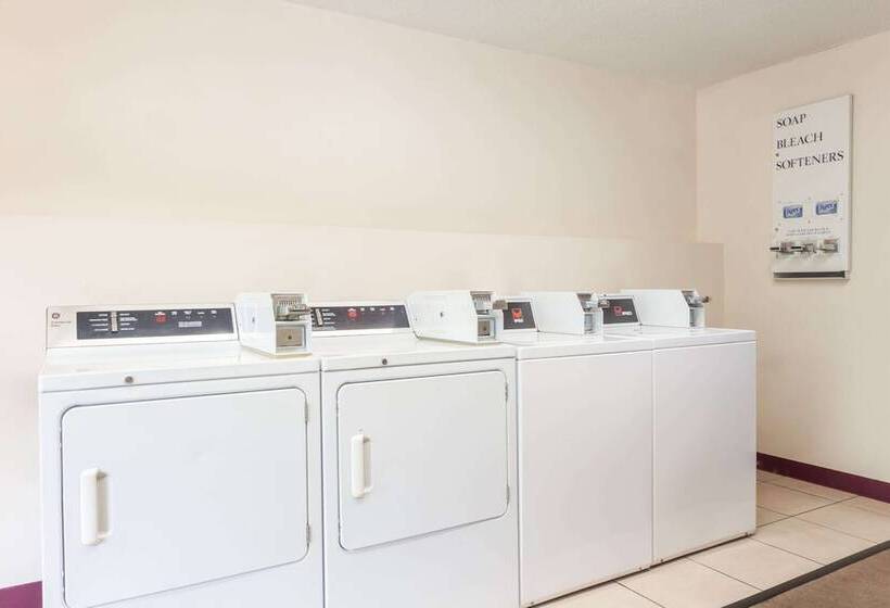 בית מלון כפרי Days Inn & Suites By Wyndham Lexington