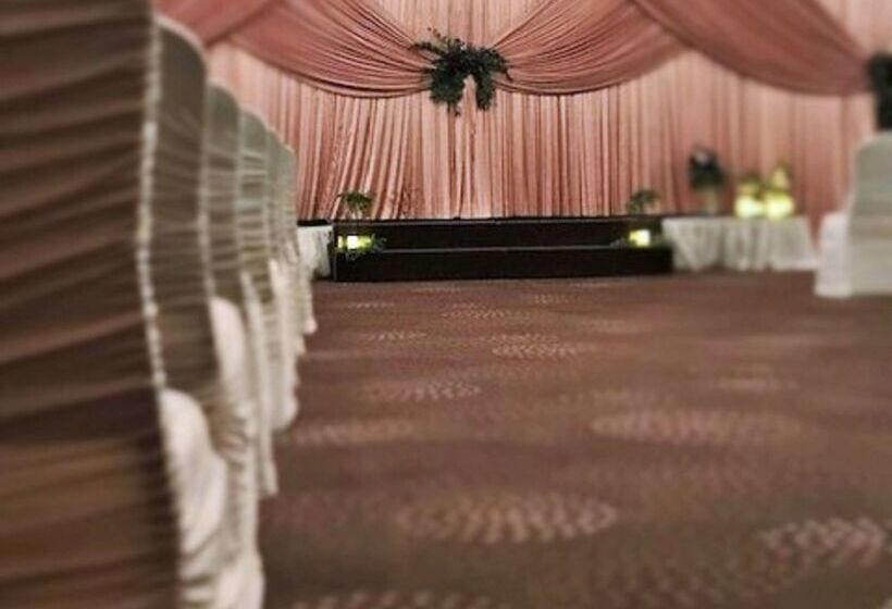 Doubletree By Hilton Hotel Bloomington