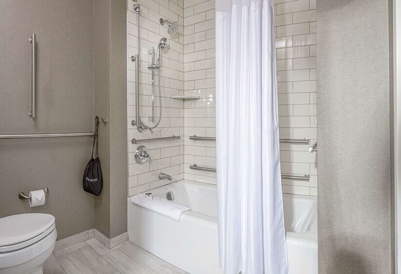 فندق Doubletree By Hilton Boston Rockland