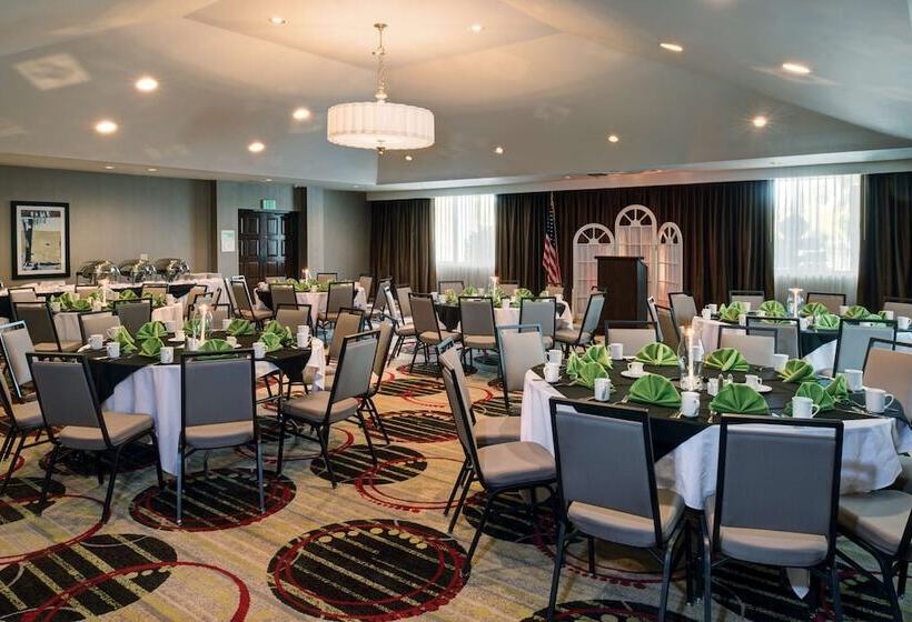 فندق Doubletree By Hilton Buena Park