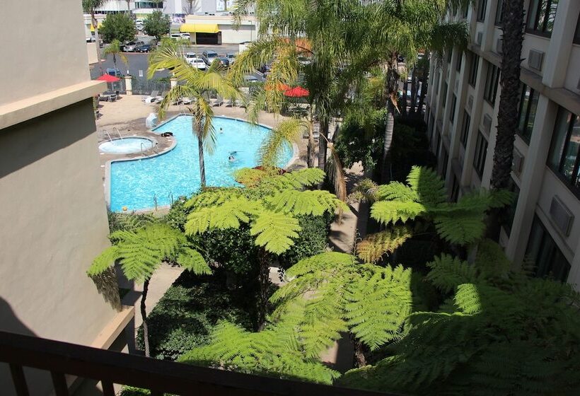 فندق Doubletree By Hilton Buena Park