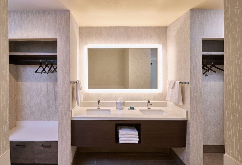 فندق Doubletree By Hilton Buena Park