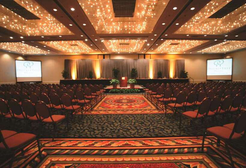 هتل Doubletree By Hilton  Chicago  Oak Brook