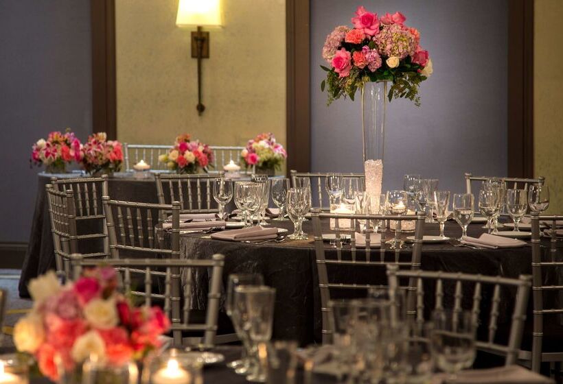 هتل Doubletree By Hilton  Chicago  Oak Brook