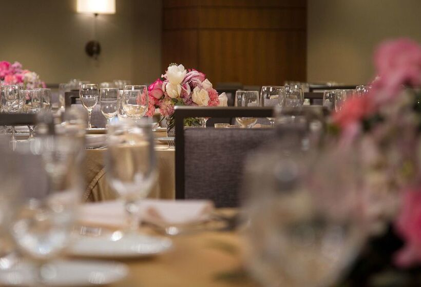 هتل Doubletree By Hilton  Chicago  Oak Brook