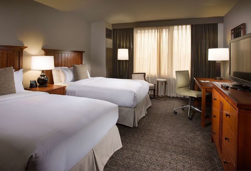 هتل Doubletree By Hilton  Chicago  Oak Brook