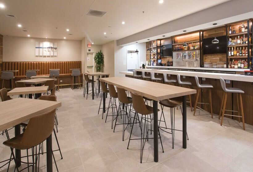 فندق Doubletree By Hilton Chico