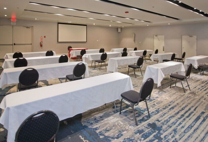 فندق Doubletree By Hilton Chico