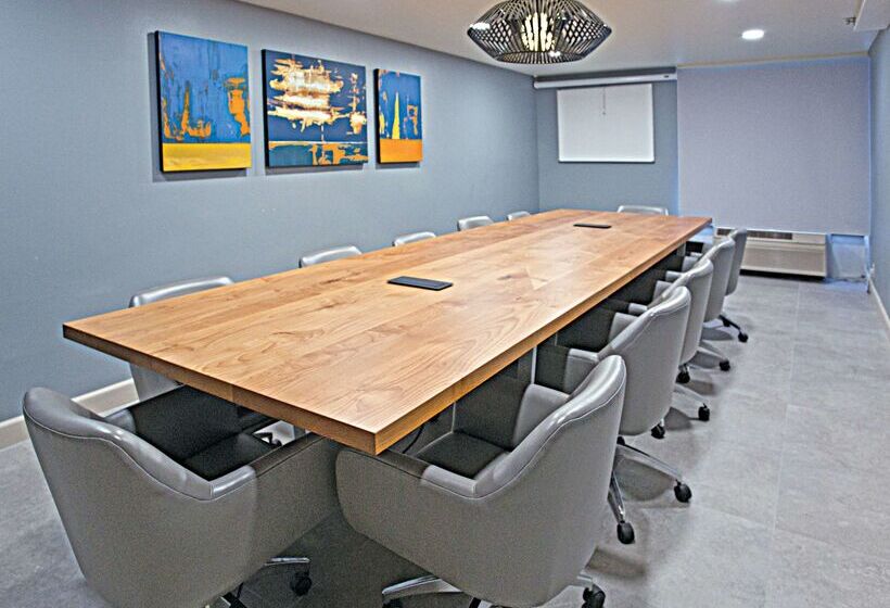 فندق Doubletree By Hilton Chico