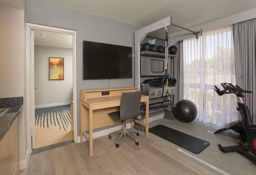 فندق Doubletree By Hilton Chico