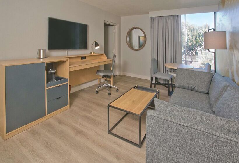 فندق Doubletree By Hilton Chico