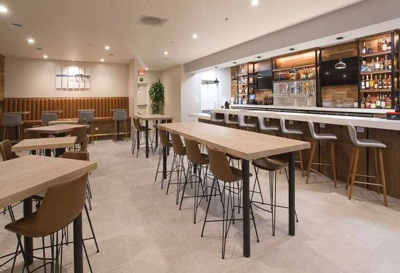 فندق Doubletree By Hilton Chico