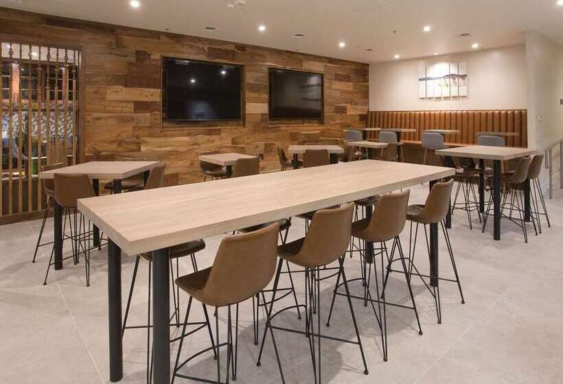 فندق Doubletree By Hilton Chico