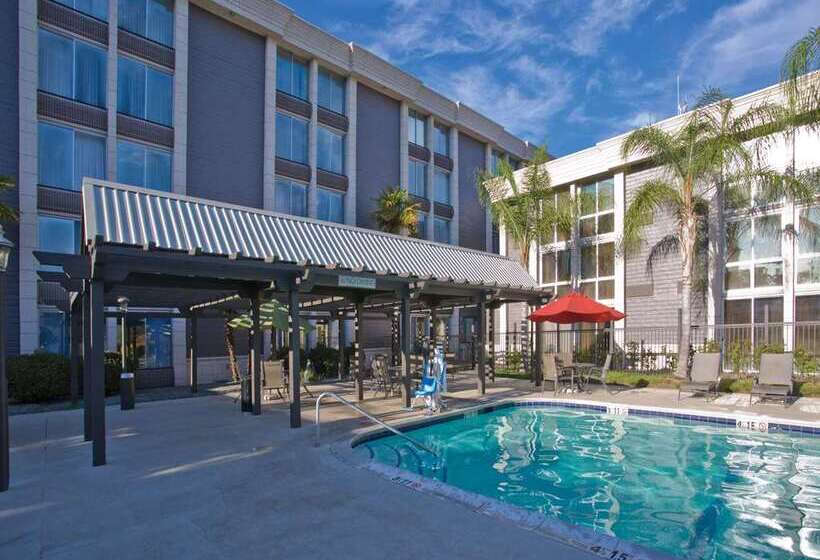 فندق Doubletree By Hilton Chico