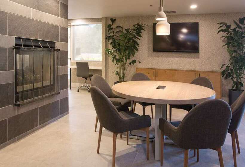 فندق Doubletree By Hilton Chico