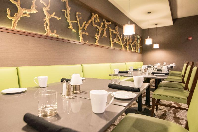 호텔 Wyndham Garden Westlake