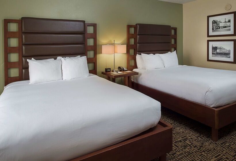 Отель Doubletree By Hilton Collinsville St. Louis