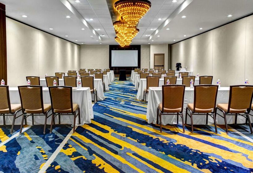 Doubletree By Hilton Hotel Arlington Dfw South