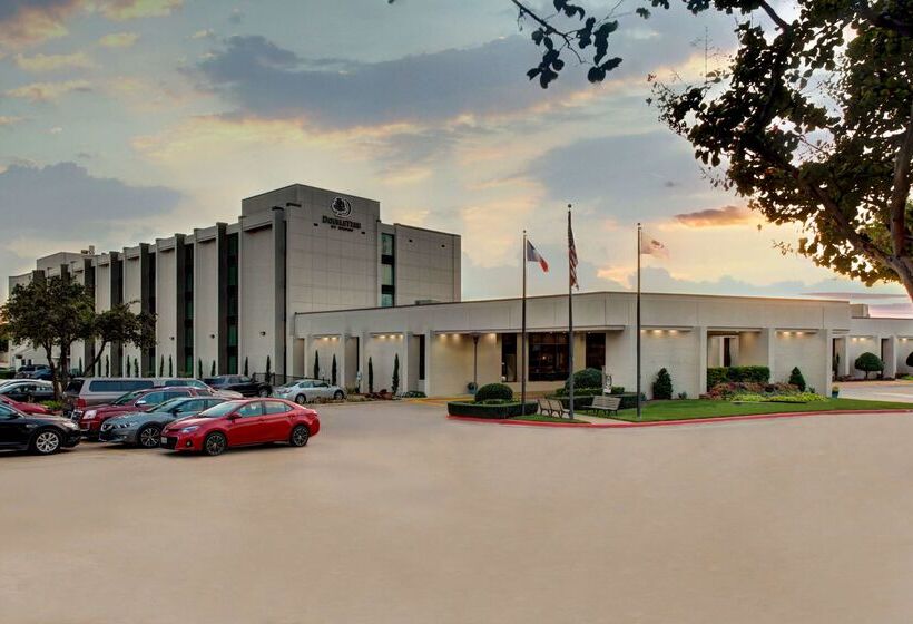 Doubletree By Hilton Hotel Arlington Dfw South