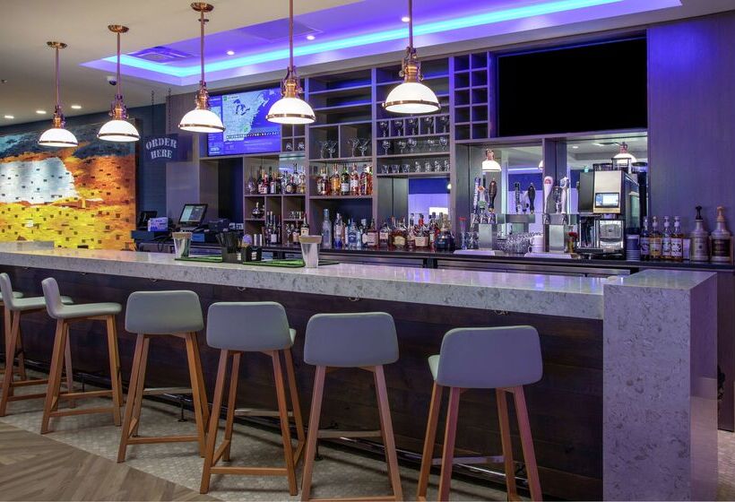 فندق Doubletree By Hilton Hot Springs