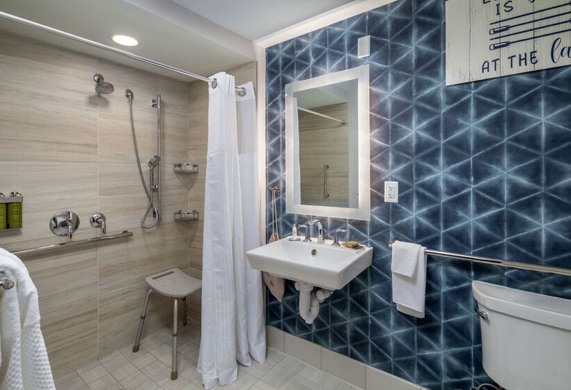 فندق Doubletree By Hilton Hot Springs