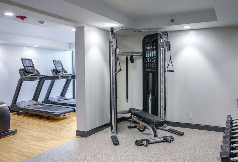 فندق Doubletree By Hilton Hot Springs