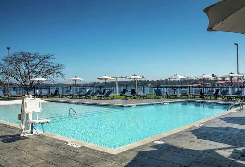 فندق Doubletree By Hilton Hot Springs