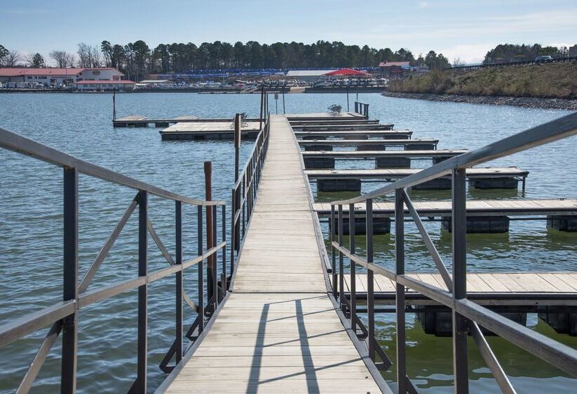 فندق Doubletree By Hilton Hot Springs