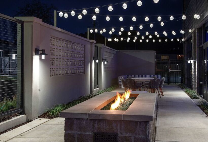 فندق Doubletree By Hilton Hot Springs