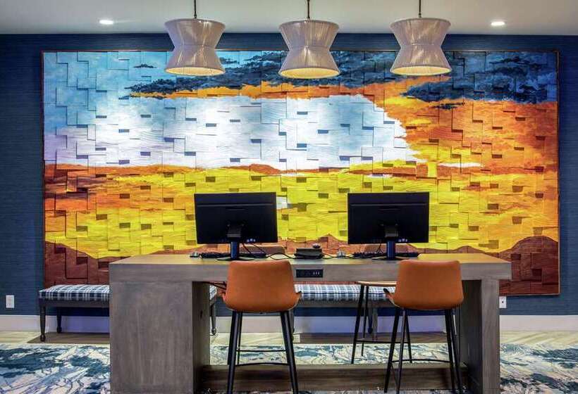 فندق Doubletree By Hilton Hot Springs