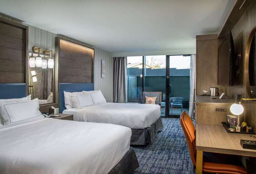 فندق Doubletree By Hilton Hot Springs