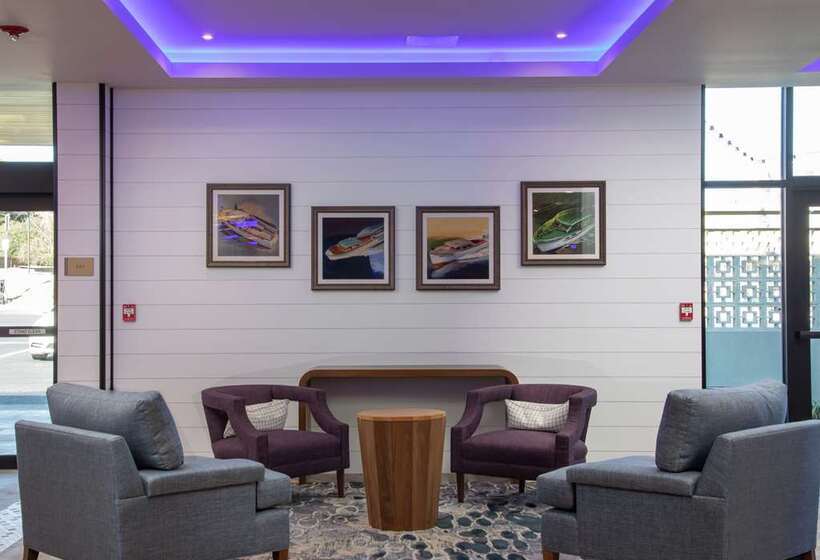 فندق Doubletree By Hilton Hot Springs