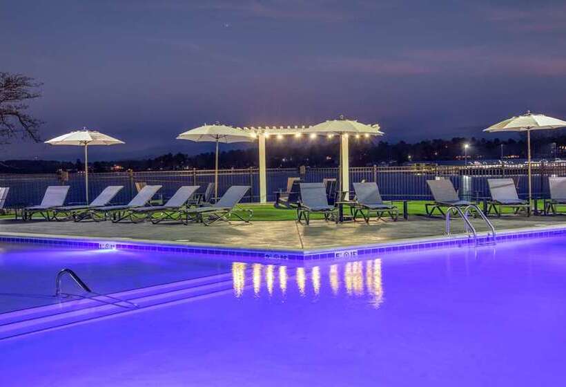 فندق Doubletree By Hilton Hot Springs