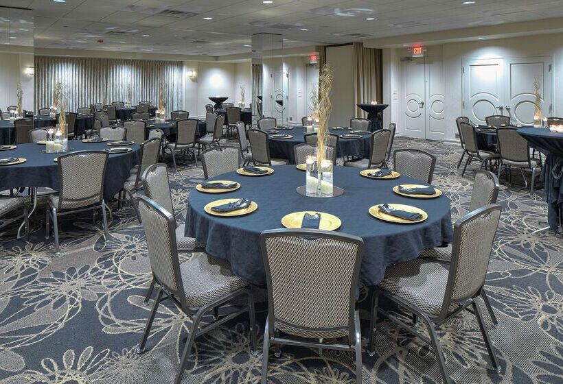 호텔 Doubletree By Hilton Madison Downtown