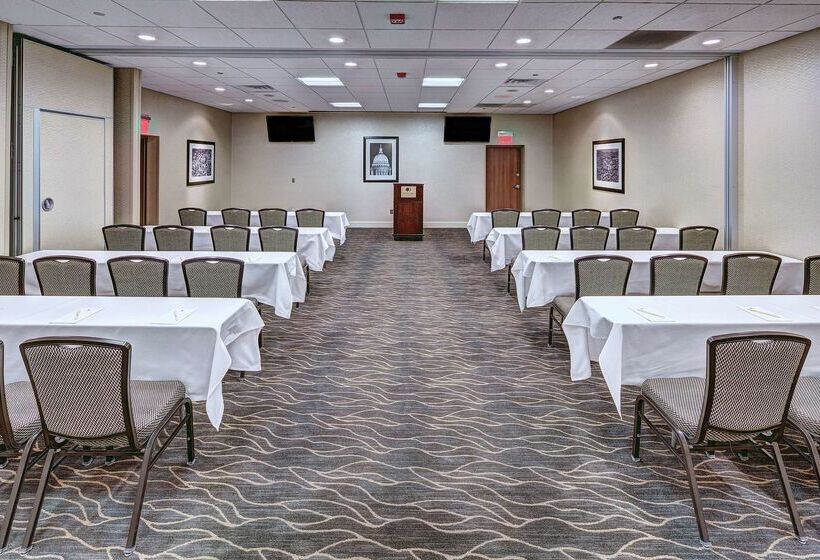 호텔 Doubletree By Hilton Madison Downtown