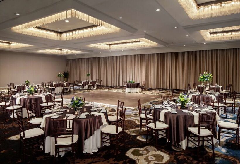 هتل Doubletree By Hilton Manchester Downtown