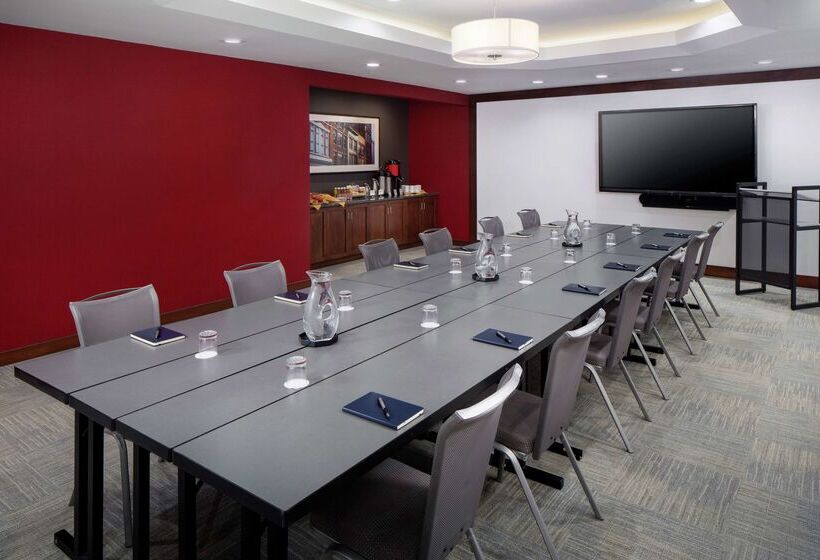 هتل Doubletree By Hilton Manchester Downtown