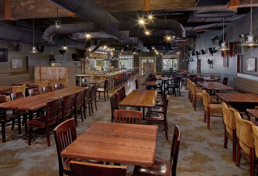 هتل Doubletree By Hilton Manchester Downtown