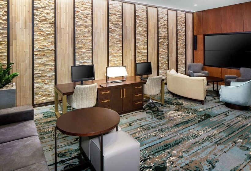 هتل Doubletree By Hilton Manchester Downtown