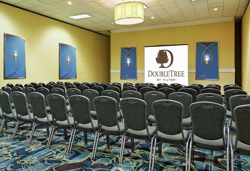 هتل Doubletree By Hilton Richmond Midlothian